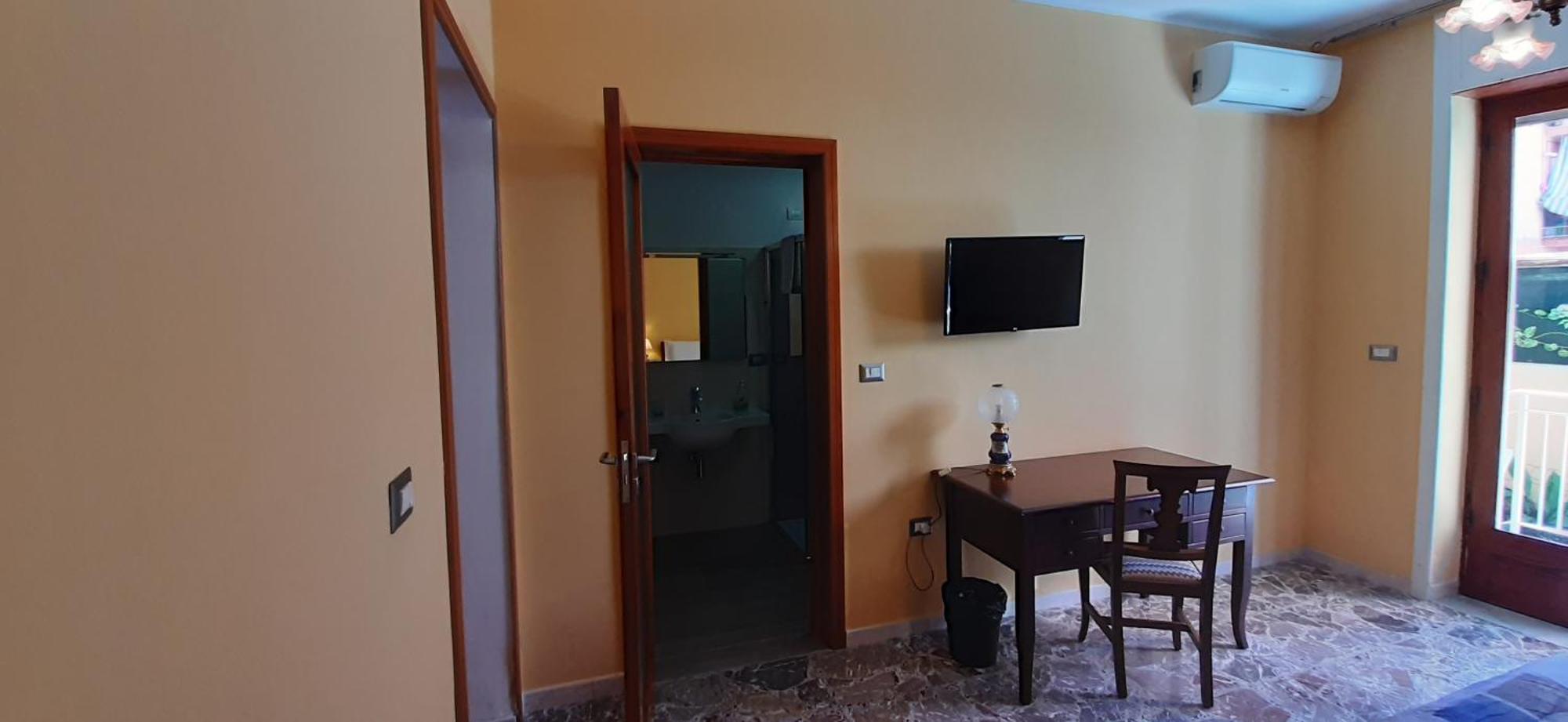 مبيت وإفطار ميلاتسو La Riviera الغرفة الصورة