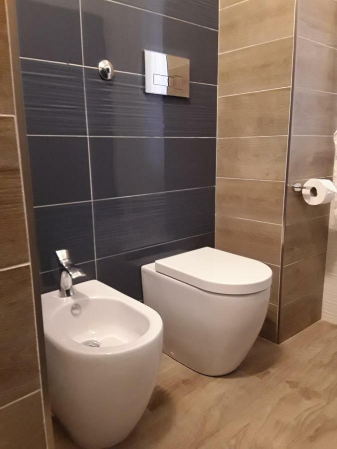 مبيت وإفطار ميلاتسو La Riviera المظهر الخارجي الصورة