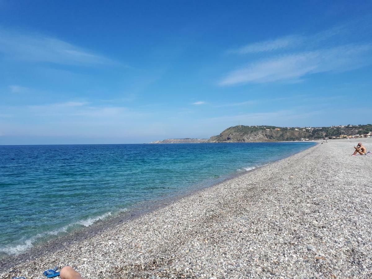 مبيت وإفطار ميلاتسو La Riviera المظهر الخارجي الصورة