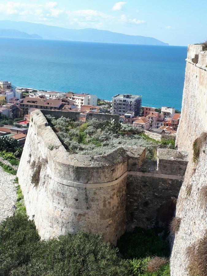 مبيت وإفطار ميلاتسو La Riviera المظهر الخارجي الصورة